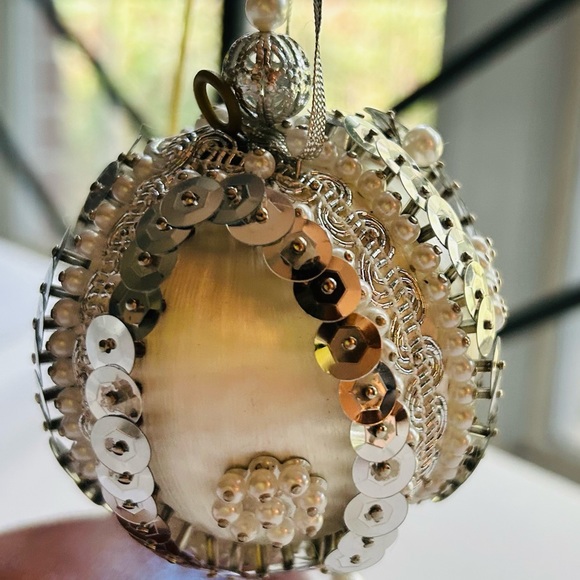 Vintage 1970 Handmade push pin ball ornaments set of 2 silver filagree p… - Picture 12 of 16